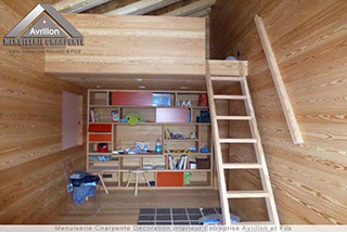 l'entreprise Avrillon dessine et fabrique du mobilier de salon dans le pur style montagnard et travail pour des chantiers en Haute Savoie