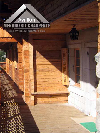 Pose de charpente traditionnelle secteur Haute Savoie, La Clusaz, Le Grand Bornand, Thônes, Manigod, les Villards photo arvimedia guy degoutte